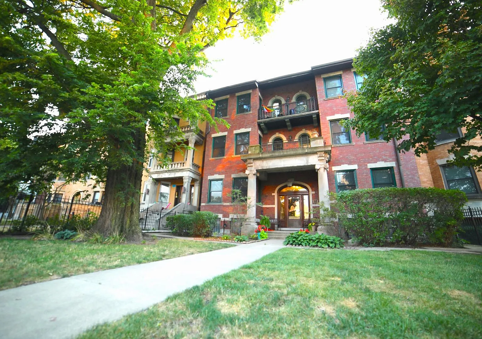 Great space. Great location. 1 Bed/1 Bath with Private deck and Parking! Come see why Buena Park ... — Photo 1