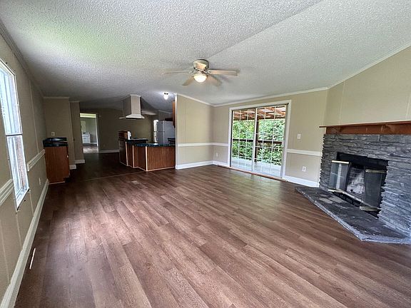 2nd image of 376 Cumberland Dr
