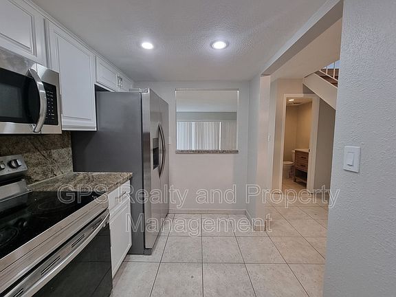 4th image of 10 NW 87th Ave APT B221