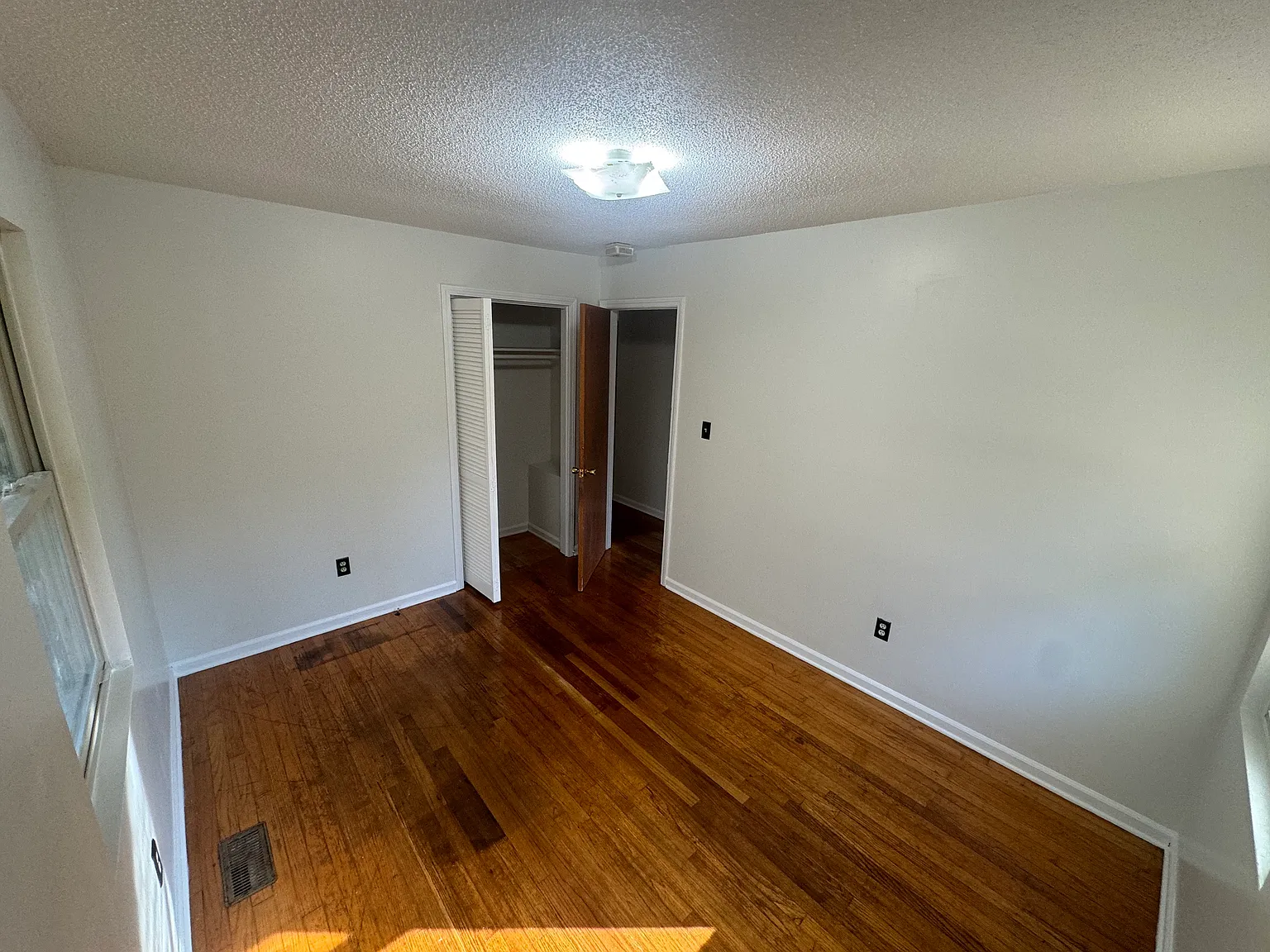 3 bed, 1025 sqft, $1,800 — Photo 4