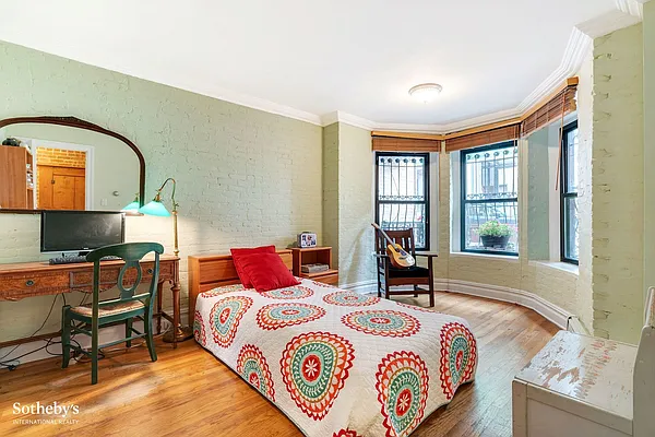 Rented by Sotheby's International Realty | media 21