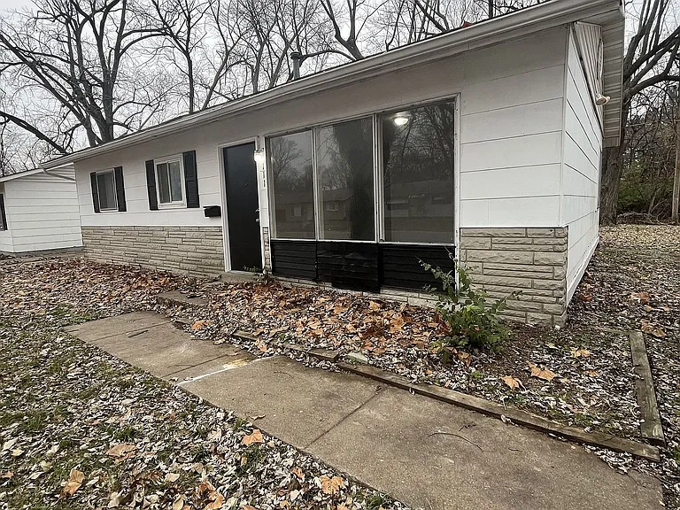 111 Saint Thomas Ln — Photo 1