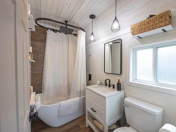 5th image of 128 Pioneer Estates Rd