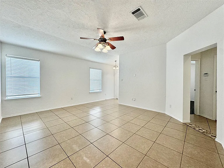 1015 Aiken Dr — Photo 13