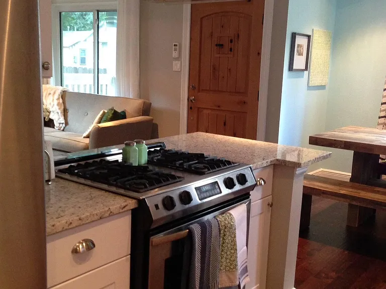 2327 Santa Rita St — Photo 6