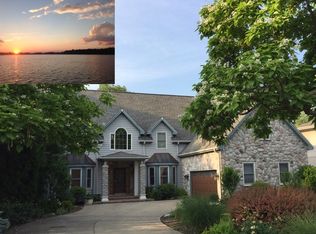 400 Lois Ln, Lake Zurich, IL 60047