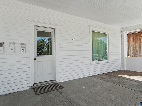 4th image of 215 W 5th St