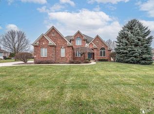 5547 Wimbledon Park Dr, Monroe, MI 48161