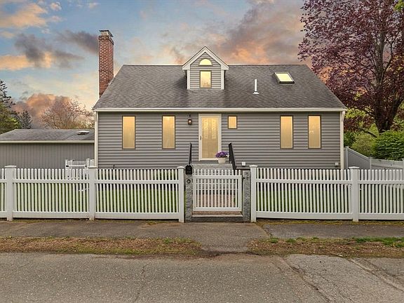 3rd image of 51 Millbrook Rd