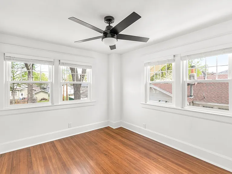 617 E Delmar St — Photo 24