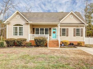 2413 Gracie White Cir, Petersburg, VA 23803
