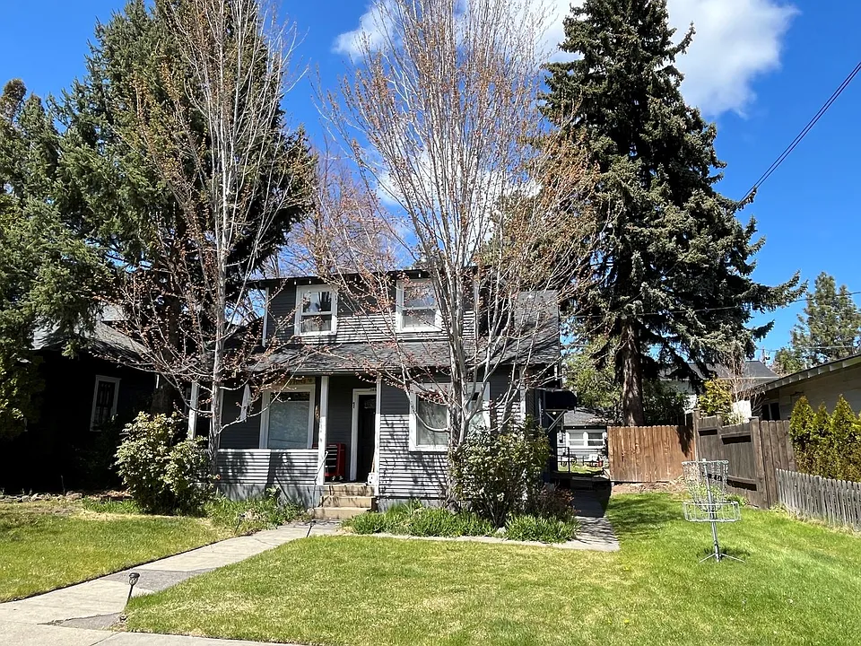 344 NW Delaware Ave #3