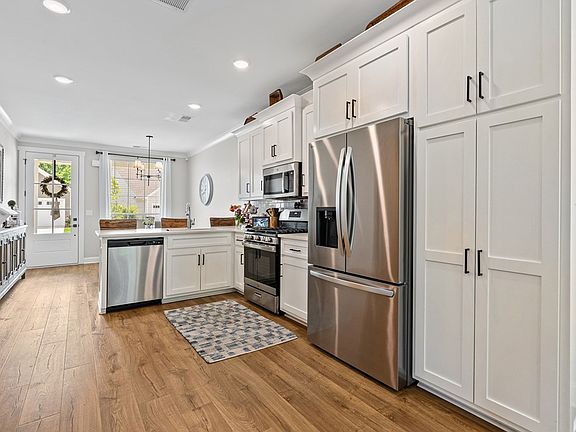 4th image of 714 Turkey Oak Cv