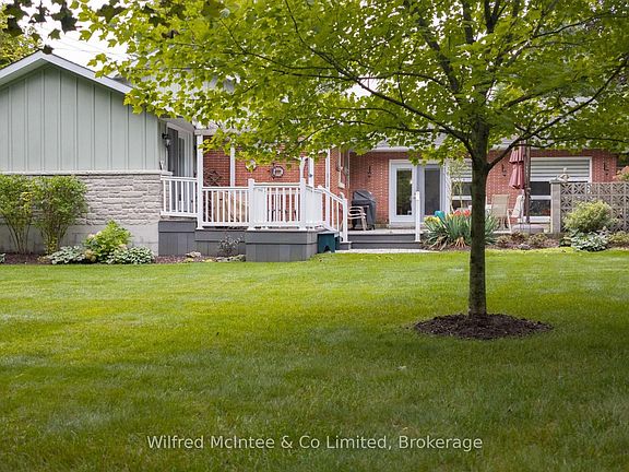 4th image of 31 Johnstone Blvd