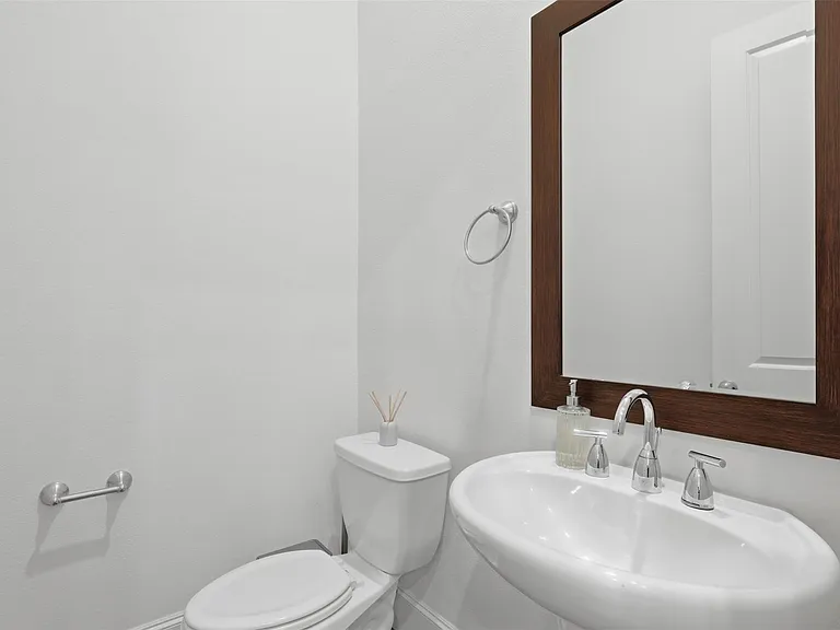 1665 Upland Lakes — Photo 11