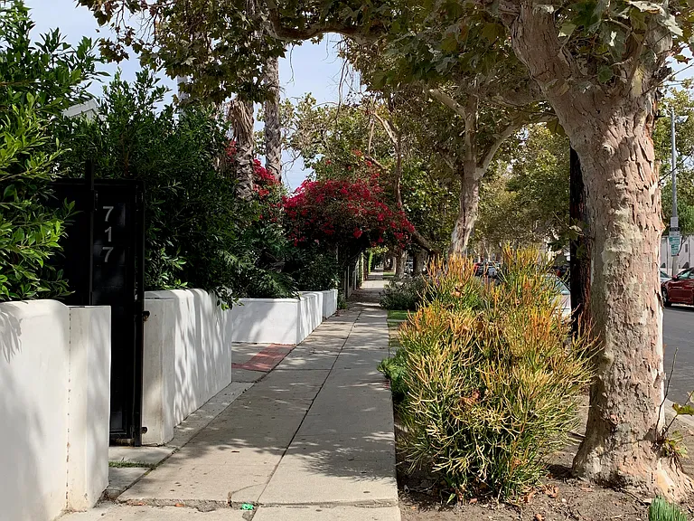 719 N Formosa Ave — Photo 3