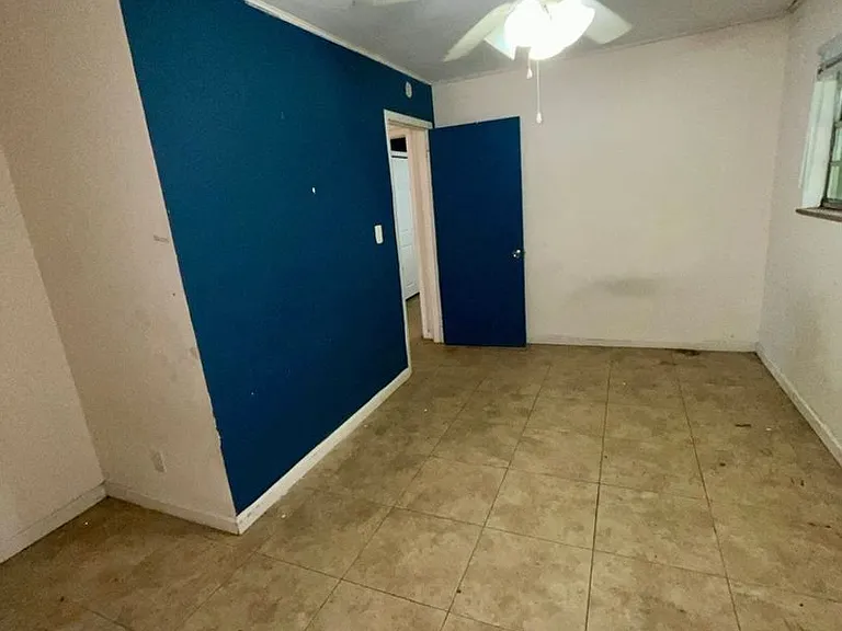 1621 Jefferson St — Photo 3
