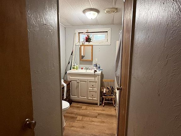 4th image of 1055 Wilson Ave Trailer 19