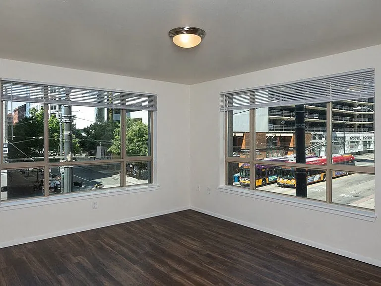 Gilmore Apartments — Photo 7