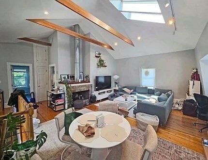 4th image of 70 Columbus Ave