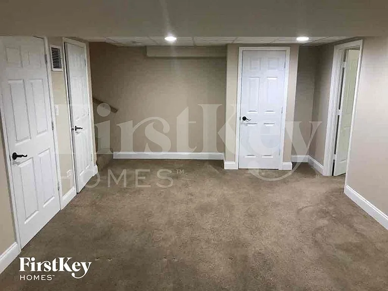 1023 Bothwell Ct — Photo 31