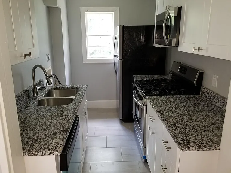 754 Charles Allen Dr NE #C — Photo 7