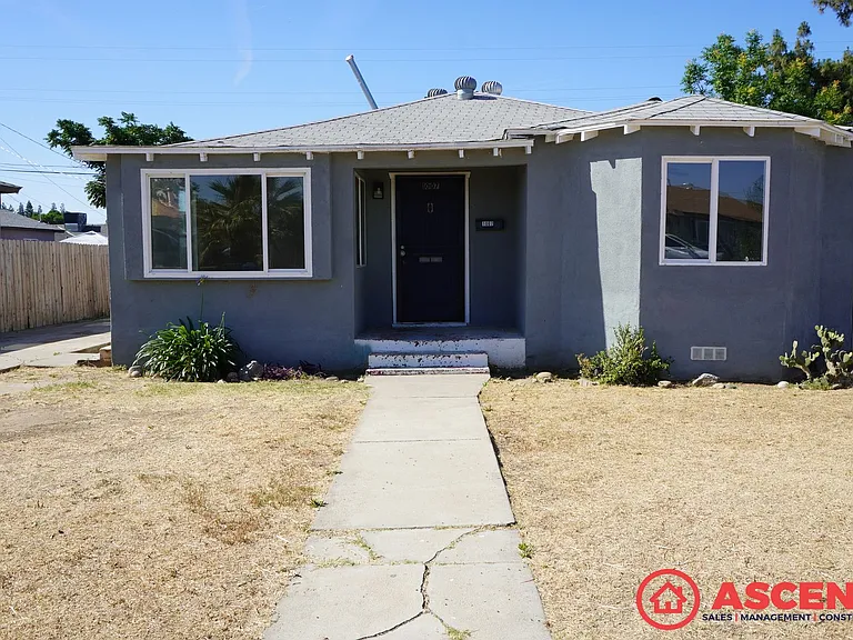 1007 Castaic Ave — Photo 1