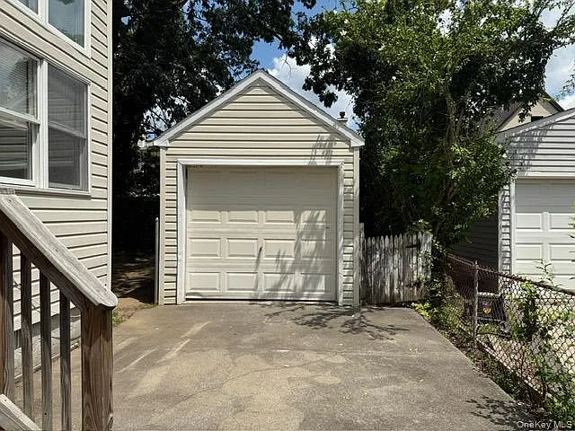 60 Columbia Ave — Photo 32