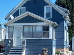 705 S 2nd St, Watertown, WI 53094