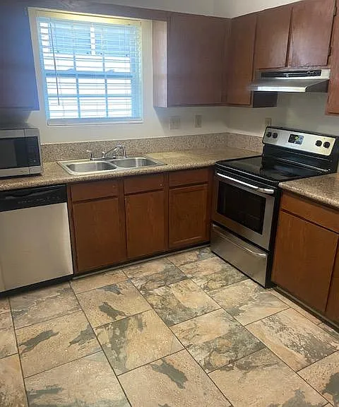 1634 Leona St NW — Photo 5