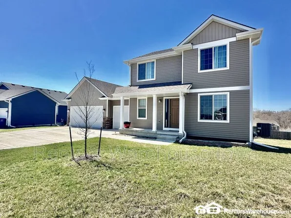 5308 Saint Andrews Cir, Des Moines, IA 50320