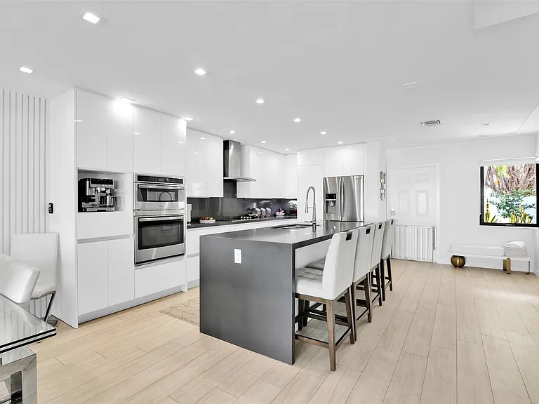 1035 Boca Cove Ln — Photo 10