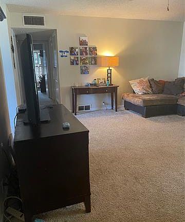 4th image of 4149 Potomac Ave