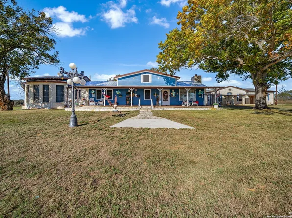 615 Fairview, Pleasanton, TX 78064