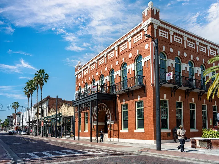 Ybor City's historic charm and vibrant local flavor keep Modera Encore close to one of Tampa's most iconic cultural districts.
