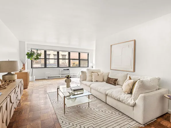 330 3rd Ave APT 2J, Manhattan, NY 10010