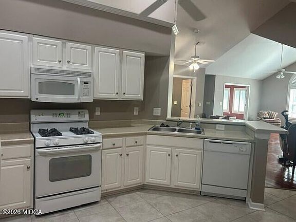 3rd image of 504 Cottage Ln