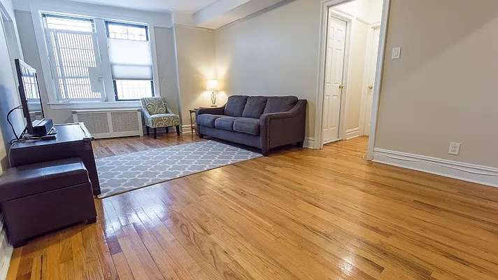 Rented by Compass | media 18