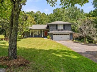 1033 Davenport Cir, Powder Springs, GA