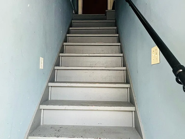 302 E Pine St — Photo 5