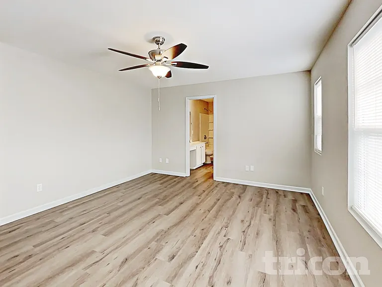 285 Aershire Ct — Photo 8