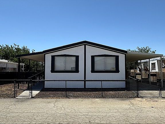 3rd image of 6856 Jasmine Ave