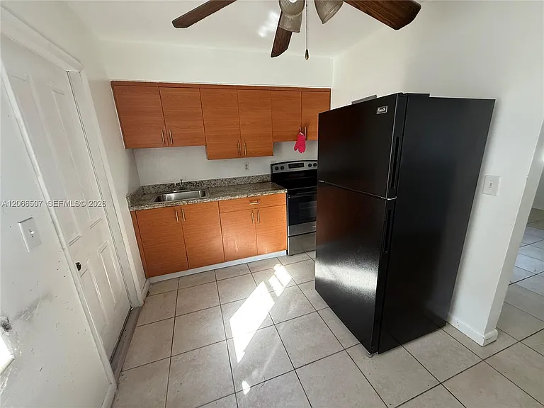 14355 NE 6th Ave #6 — Photo 3