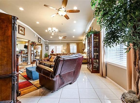 5th image of 2700 Tara Dr