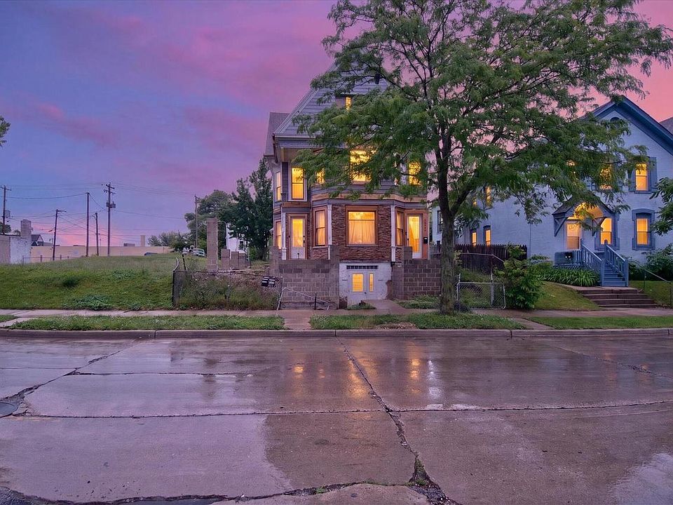 1st image of 2329 N Vel R Phillips AVENUE #2331