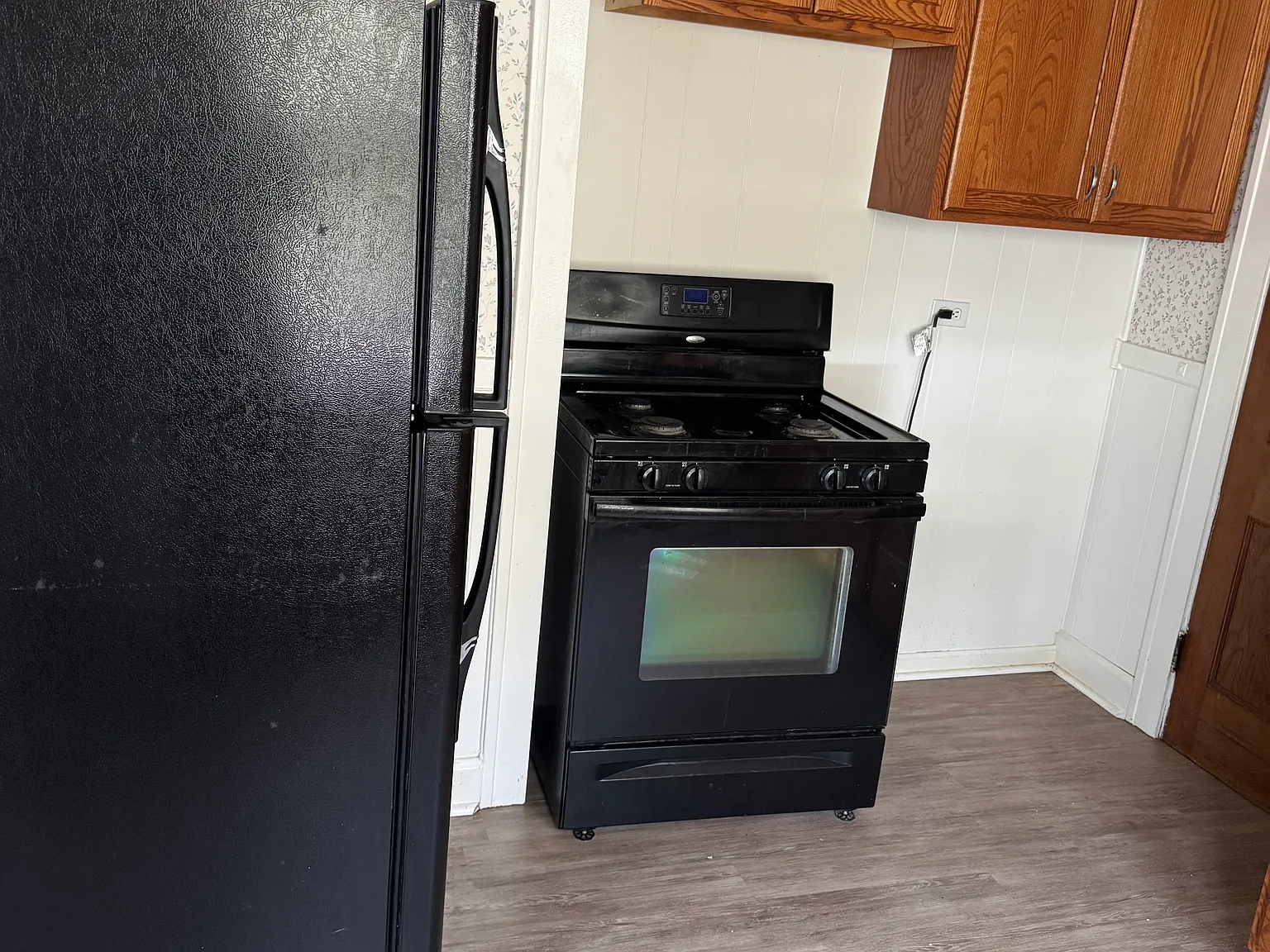 2 bed, 1000 sqft, $1,100 — Photo 2