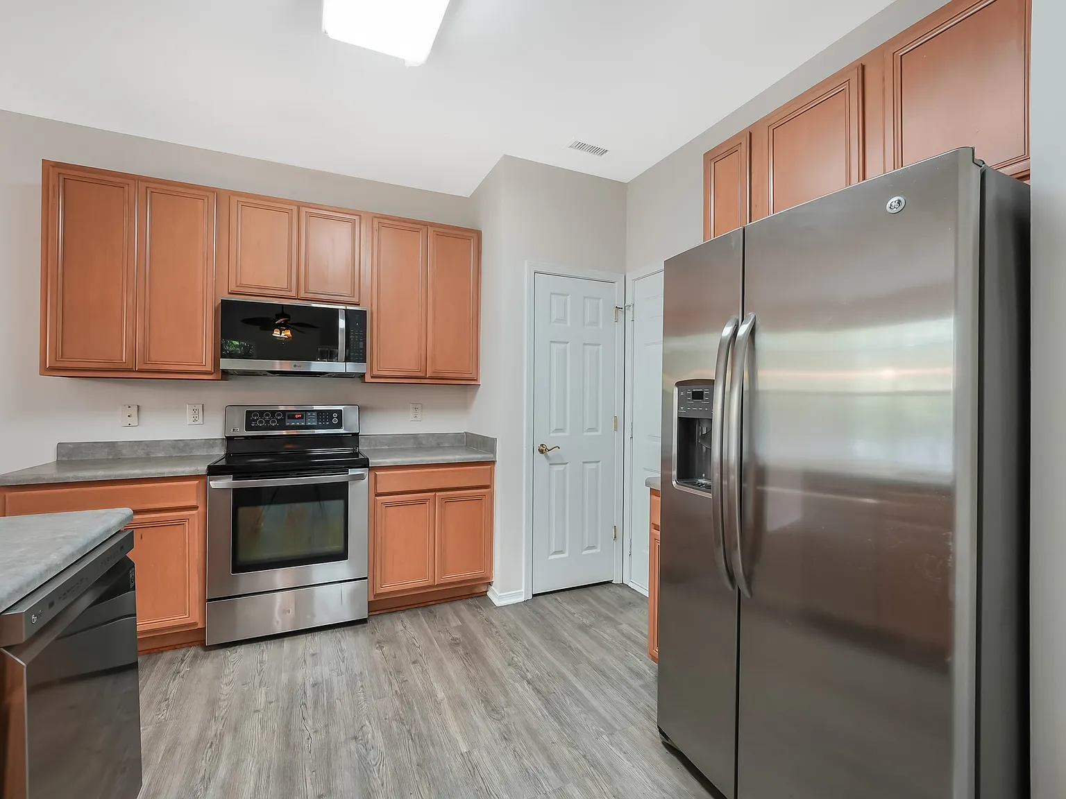 3 bed, 2.5 bath, 1510 sqft, $2,000 — Photo 4