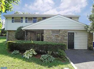 1474 Thornberry Rd, Wyncote, PA 19095
