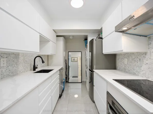109 Front St E #235, Toronto, ON M5A 4P7