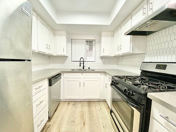 4th image of 1813 Malcolm Ave #7